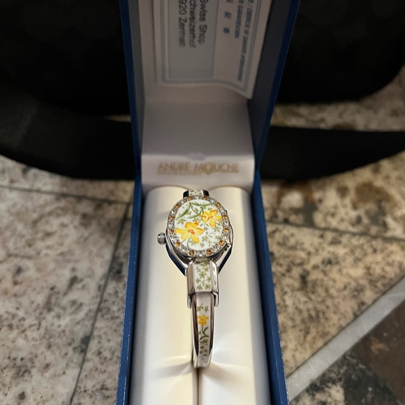 Andre Mouche Swiss Watch - Picture 2 of 5
